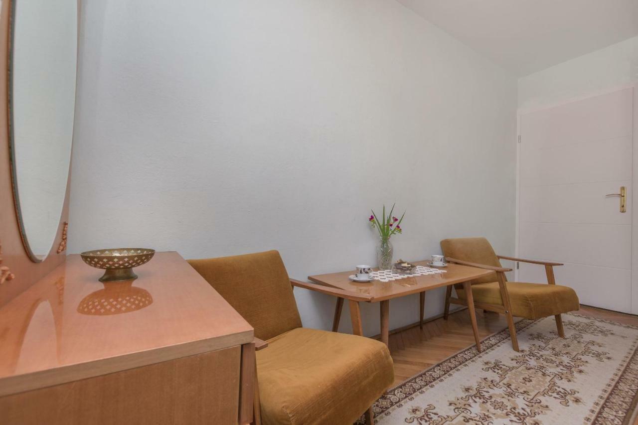 Apartment Nansy Omis Exterior photo