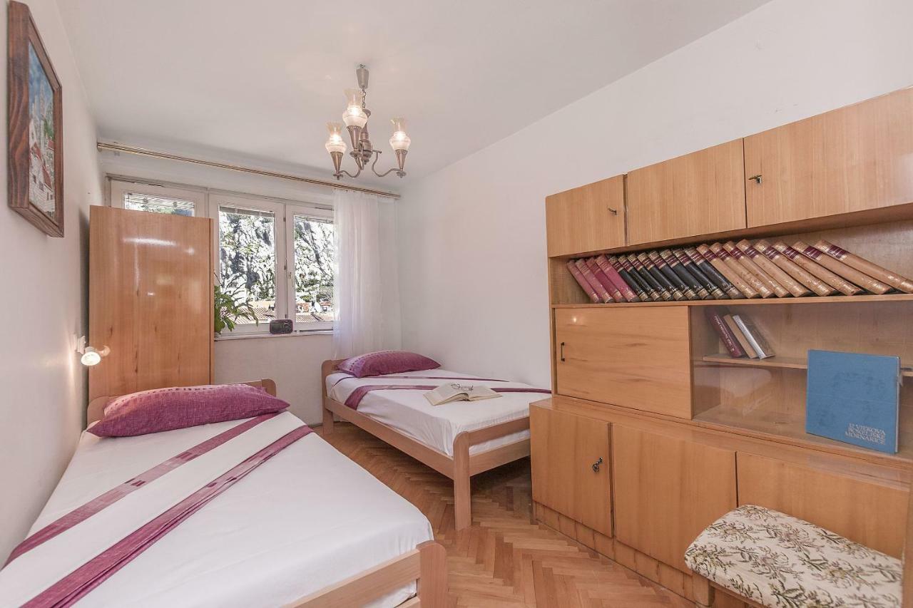 Apartment Nansy Omis Exterior photo